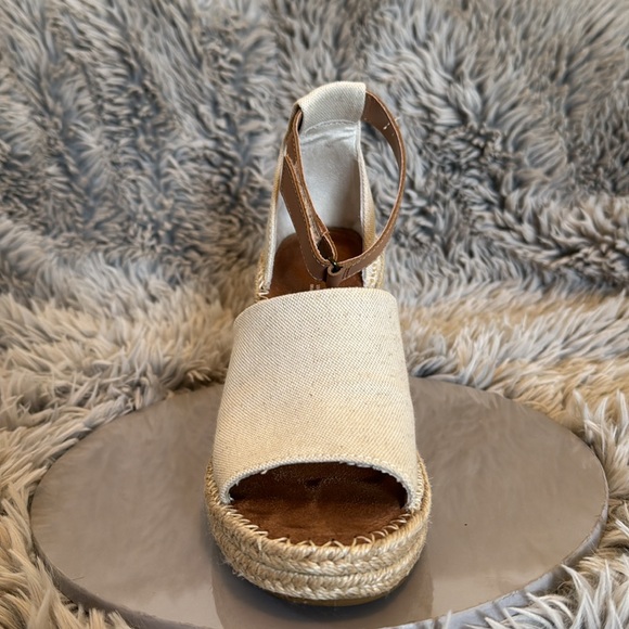 Toms ankle strap wedge sandals. NWT . 8.5 - Picture 2 of 7
